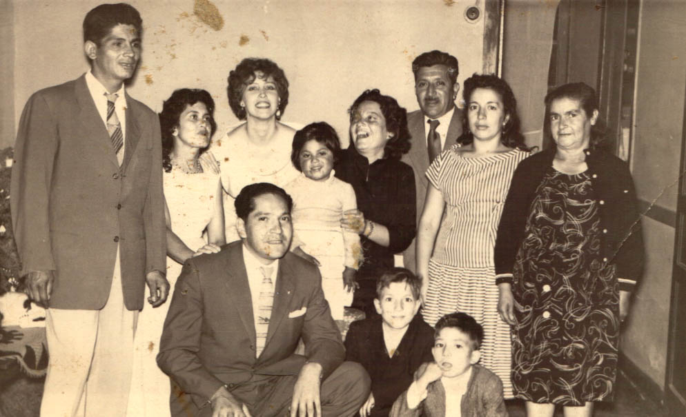 Marcos Quiñones junto a su familia Marcos Quiñones junto a su familia